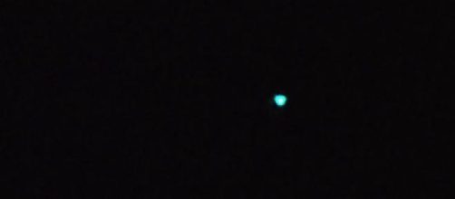 Ufo sigariforme nei pressi di Venere.