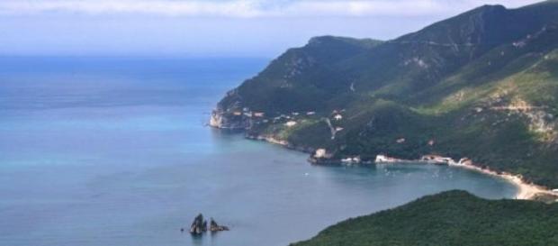 Em Santana começa a Serra da Arrábida. Em Santana começa a Serra da Arrábida.