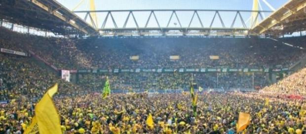La grandísima afición alemana llenando su estadio La grandísima afición alemana llenando su estadio