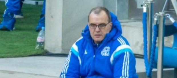 Marcelo Bielsa a l'avenir de l'OM entre ses mains. Marcelo Bielsa a l'avenir de l'OM entre ses mains.
