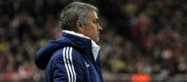 Mourinho's Chelsea retained their advantage Mourinho's Chelsea retained their advantage