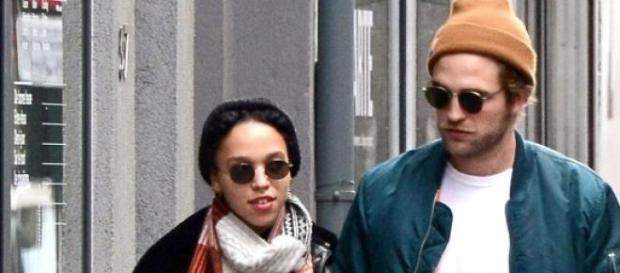 Robert Pattinson mit seiner FKA twigs. Robert Pattinson mit seiner FKA twigs.