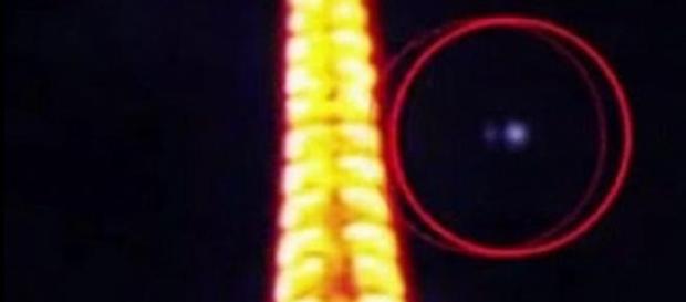 Ufo: nuovo avvistamento a Parigi Ufo: nuovo avvistamento a Parigi
