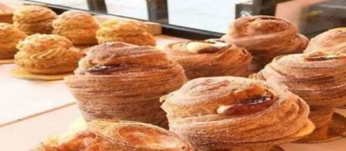 Un gruppo di Cruffin esposti