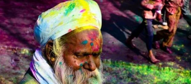 As ruas enchem-se de cor para celebrar o Holi As ruas enchem-se de cor para celebrar o Holi