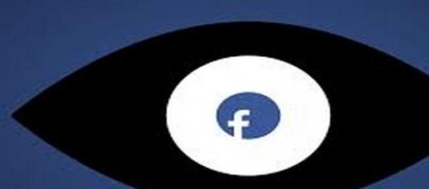 Facebook, le stalker le plus imposant du monde Facebook, le stalker le plus imposant du monde