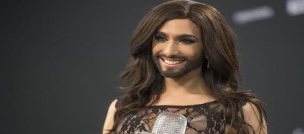 La gagnante de l'Eurovision prépare un album. La gagnante de l'Eurovision prépare un album.