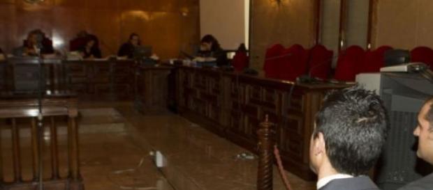 Los dos agentes, ante el juez que lleva el caso Los dos agentes, ante el juez que lleva el caso