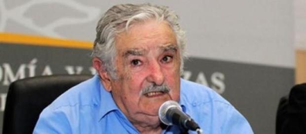 Mujica conversou com ex-prisioneiros Mujica conversou com ex-prisioneiros