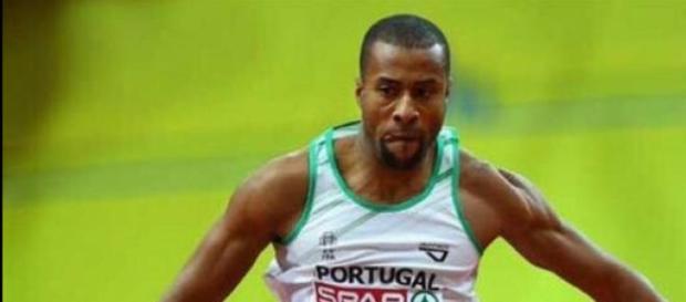 Nelson Évora foi o terceiro da qualificação Nelson Évora foi o terceiro da qualificação