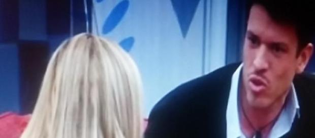Belén y Fede dándose explicaciones Belén y Fede dándose explicaciones