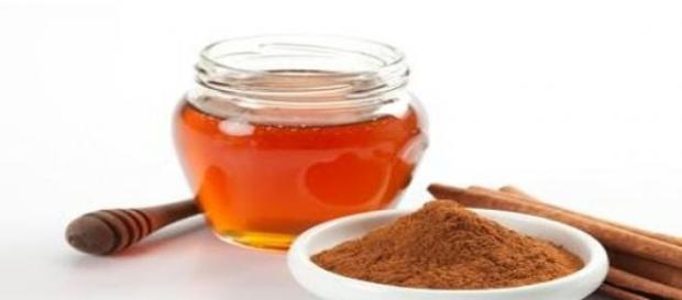 Combinatia miraculoasa: miere si scortisoara Combinatia miraculoasa: miere si scortisoara