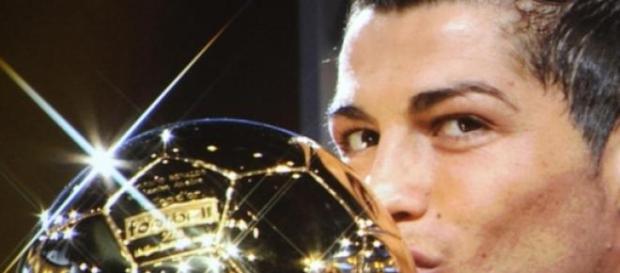 CR7 es el futbolista más rico del mundo CR7 es el futbolista más rico del mundo