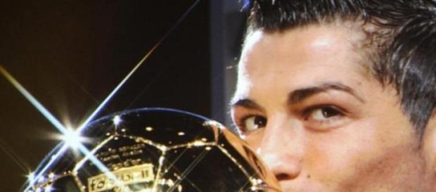 CR7 es el futbolista más rico del mundo CR7 es el futbolista más rico del mundo