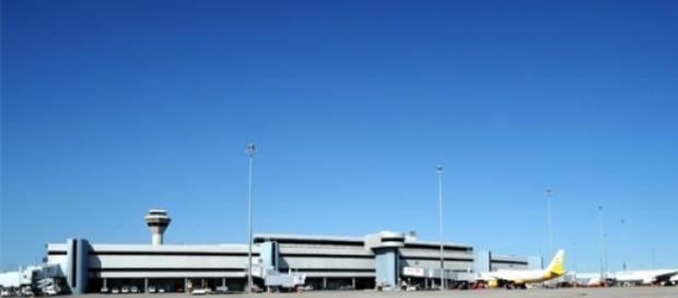 L'areoporto di Perth, in cui arrivò Reg Spiers. L'areoporto di Perth, in cui arrivò Reg Spiers.