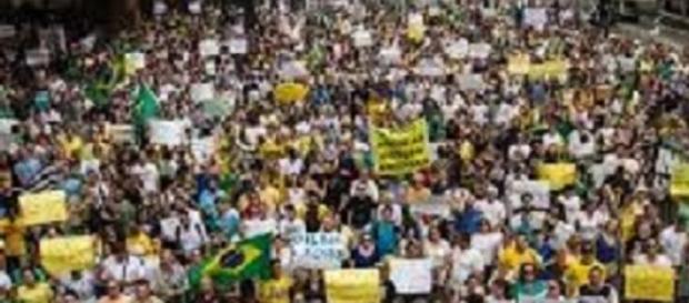 Manifestação popular em 2013 Manifestação popular em 2013