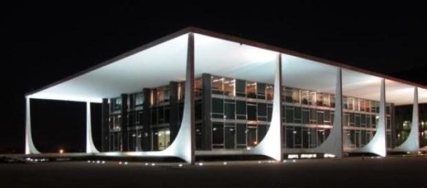 O STF investiga 47 políticos envolvidos no caso O STF investiga 47 políticos envolvidos no caso