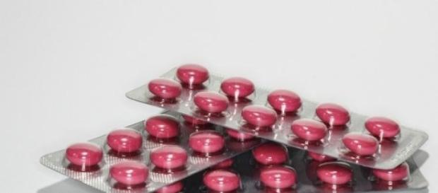 Perigo no uso de analgésicos e anti-inflamatórios Perigo no uso de analgésicos e anti-inflamatórios