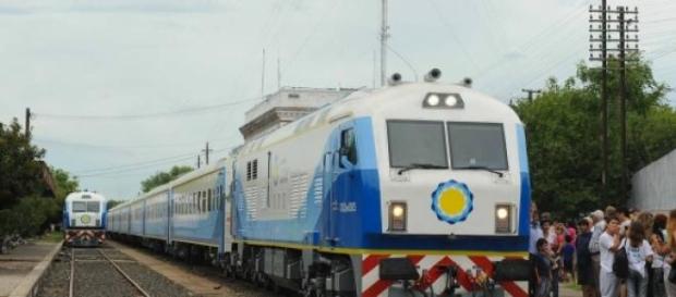 Tras 50 años se renuevan los trenes en el país Tras 50 años se renuevan los trenes en el país