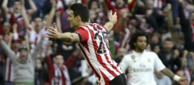 Aduriz celebrando el gol y Marcelo desconcertado. Aduriz celebrando el gol y Marcelo desconcertado.