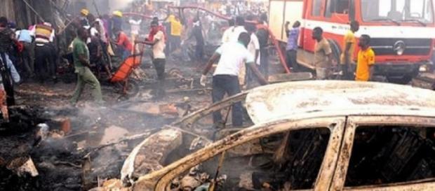Boko Haram commet des attentats très meurtriers. Boko Haram commet des attentats très meurtriers.