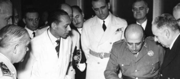 Franco dijo: 'Españoles lo dejo todo atado' Franco dijo: 'Españoles lo dejo todo atado'