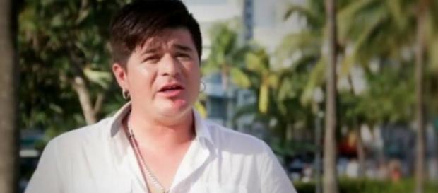 Junior Playboy abandona la casa junto a Camila Junior Playboy abandona la casa junto a Camila