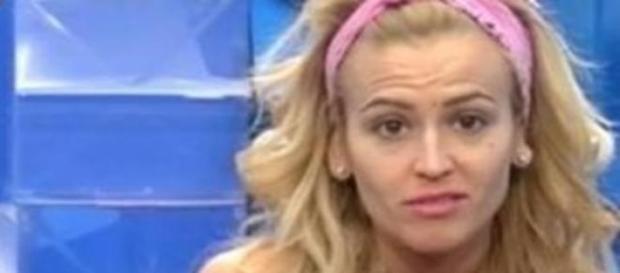La estrategia de Chari en el confesionario La estrategia de Chari en el confesionario
