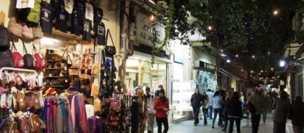 Turistas vão ser fiscais das Finanças em Atenas Turistas vão ser fiscais das Finanças em Atenas