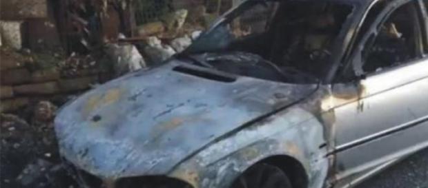 una din masinile romanesti incendiate pe 1 martie una din masinile romanesti incendiate pe 1 martie
