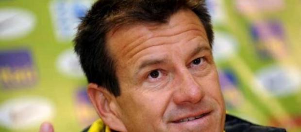 Dunga volta ao comando da seleção brasileira. Dunga volta ao comando da seleção brasileira.