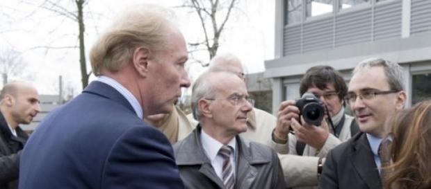 Hortefeux (à g.) est un proche de Sarkozy. Hortefeux (à g.) est un proche de Sarkozy.