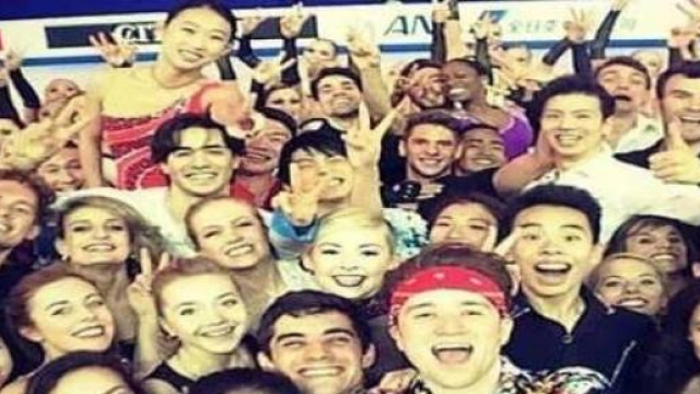 Gala selfie ai Mondiali di pattinaggio 2015
