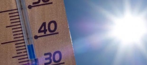 Calor é motivo e reclamação em redes sociais Calor é motivo e reclamação em redes sociais