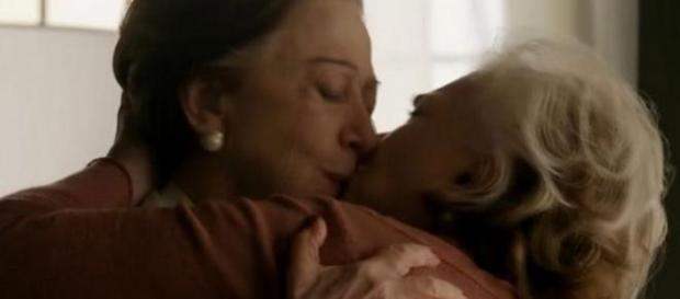 Globo interfere e proíbe cenas com beijo gay Globo interfere e proíbe cenas com beijo gay