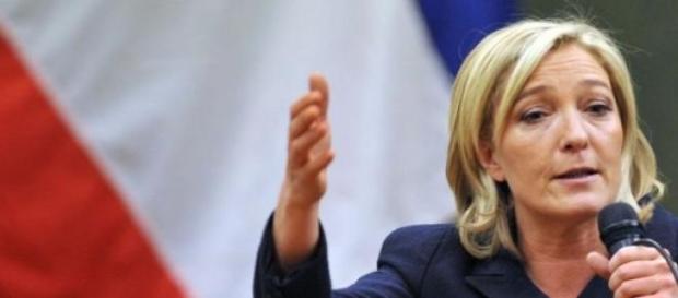 Le discours de Marine est plus modéré. Le discours de Marine est plus modéré.