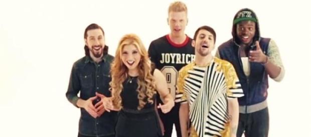 O grupo é formado por 5 cantores O grupo é formado por 5 cantores