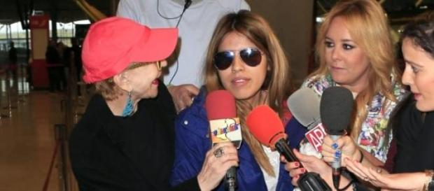 Carmele intentando que Chabelita hable Carmele intentando que Chabelita hable