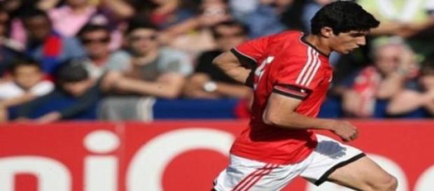 Gonçalo Guedes é jovem promessa dos encarnados Gonçalo Guedes é jovem promessa dos encarnados