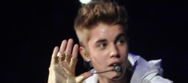 Justin Bieber pode ser preso se for à Argentina Justin Bieber pode ser preso se for à Argentina