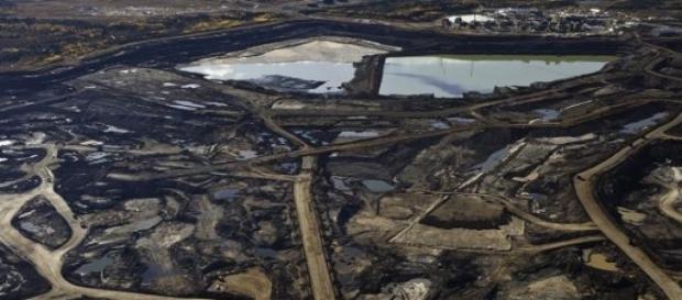 Les sables bitumineux sont très polluants. Les sables bitumineux sont très polluants.