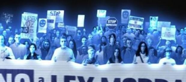 primera vez se utiliza hologramas para protestar primera vez se utiliza hologramas para protestar