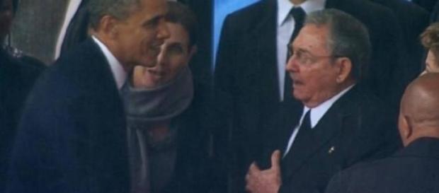 Une poignée de main inimaginable jusqu'ici. Une poignée de main inimaginable jusqu'ici.