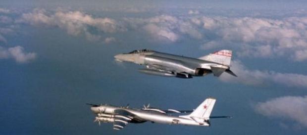 Avion rusesc interceptat de SUA Avion rusesc interceptat de SUA