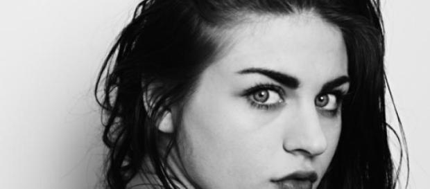 Frances Cobain diz que o pai a abandonou. Frances Cobain diz que o pai a abandonou.