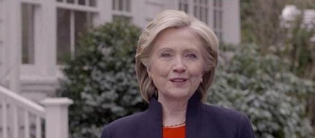 Hillary Clinton no vídeo de candidatura. Hillary Clinton no vídeo de candidatura.