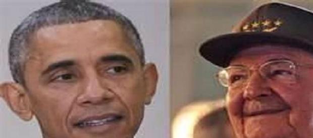 Obama e Raùl Castro, storica stretta di mano Obama e Raùl Castro, storica stretta di mano