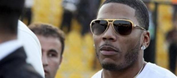 Rapper Nelly é detido por porte de drogas. Rapper Nelly é detido por porte de drogas.