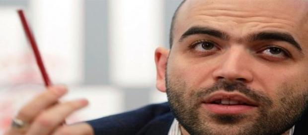 Roberto Saviano ospite ad Amici Roberto Saviano ospite ad Amici