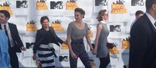 Shailene Woodley at the red carpet of the show. 